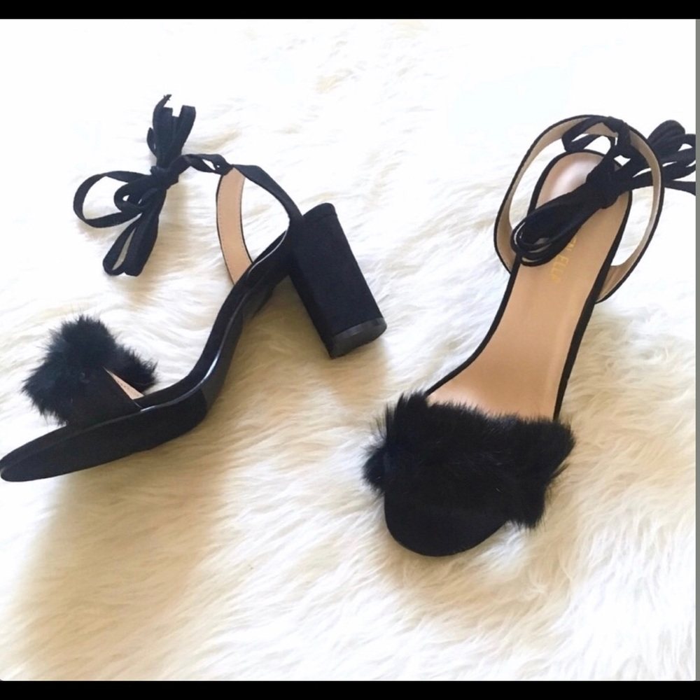 Lace up Fur Heels 😍